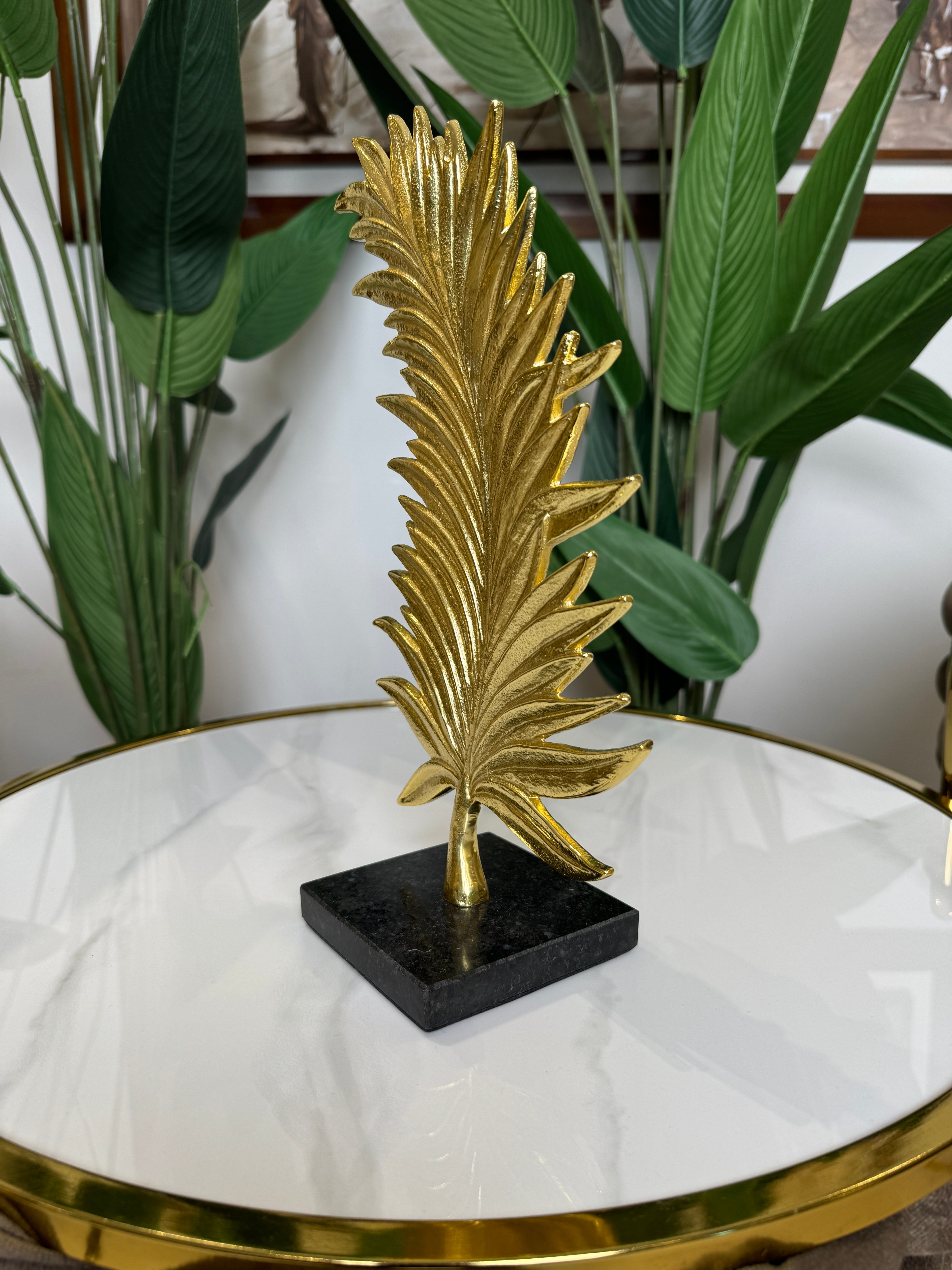 Élégante statue de feuille en métal doré fait main 34 cm