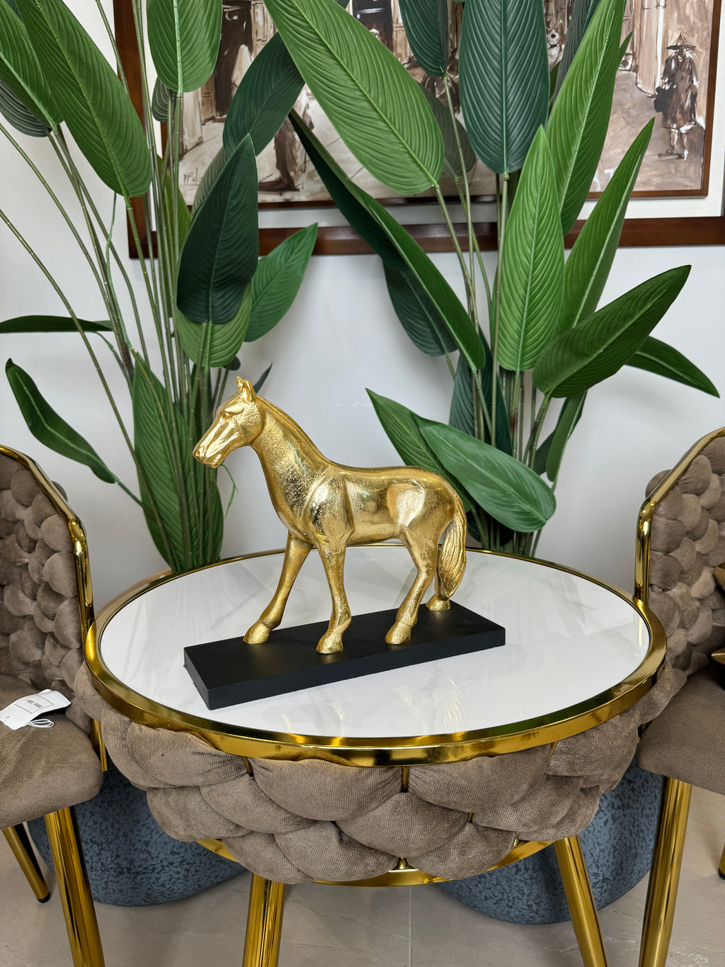 Statue de Cheval au Trot Dorée en Résine - Symbole de Richesse