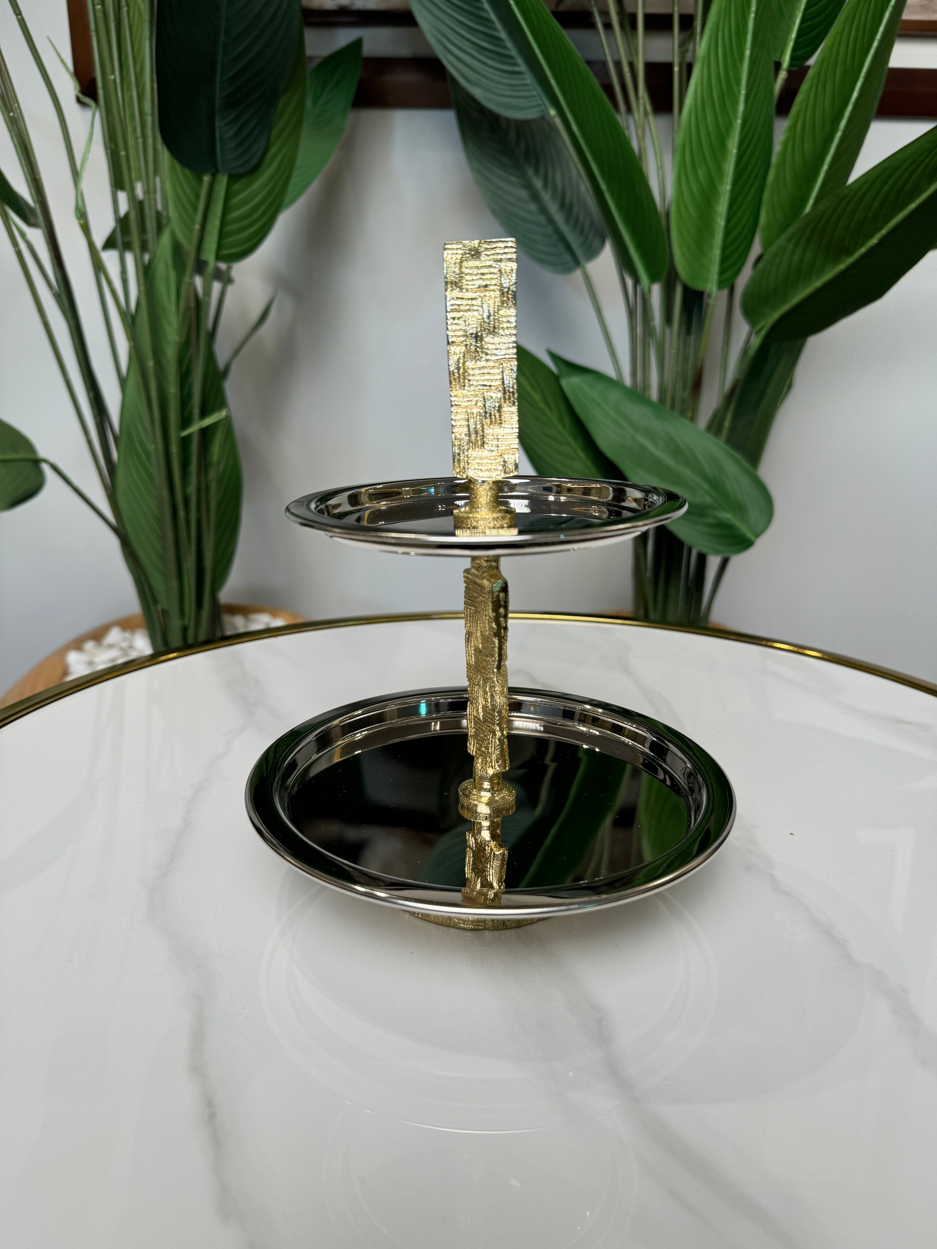 Présentoir à gâteaux en chrome